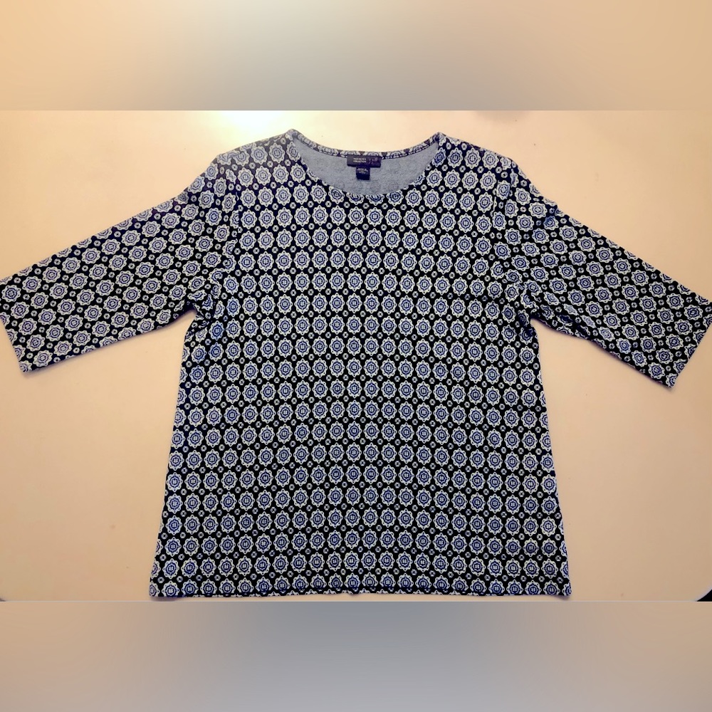 J.J Jill black and blue medallion print top size petite extra small Pxs